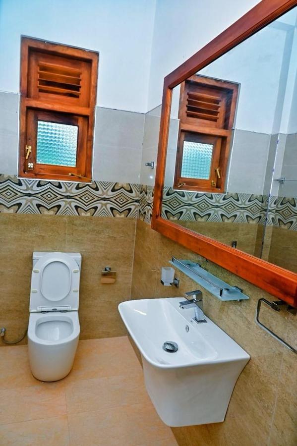 Emerald Home Stay أنرادابورام المظهر الخارجي الصورة