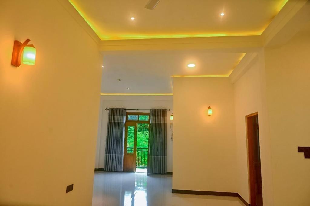 Emerald Home Stay أنرادابورام المظهر الخارجي الصورة