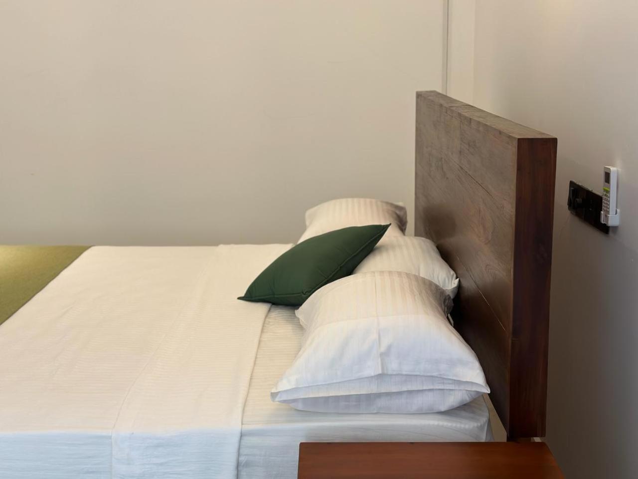 Emerald Home Stay أنرادابورام المظهر الخارجي الصورة