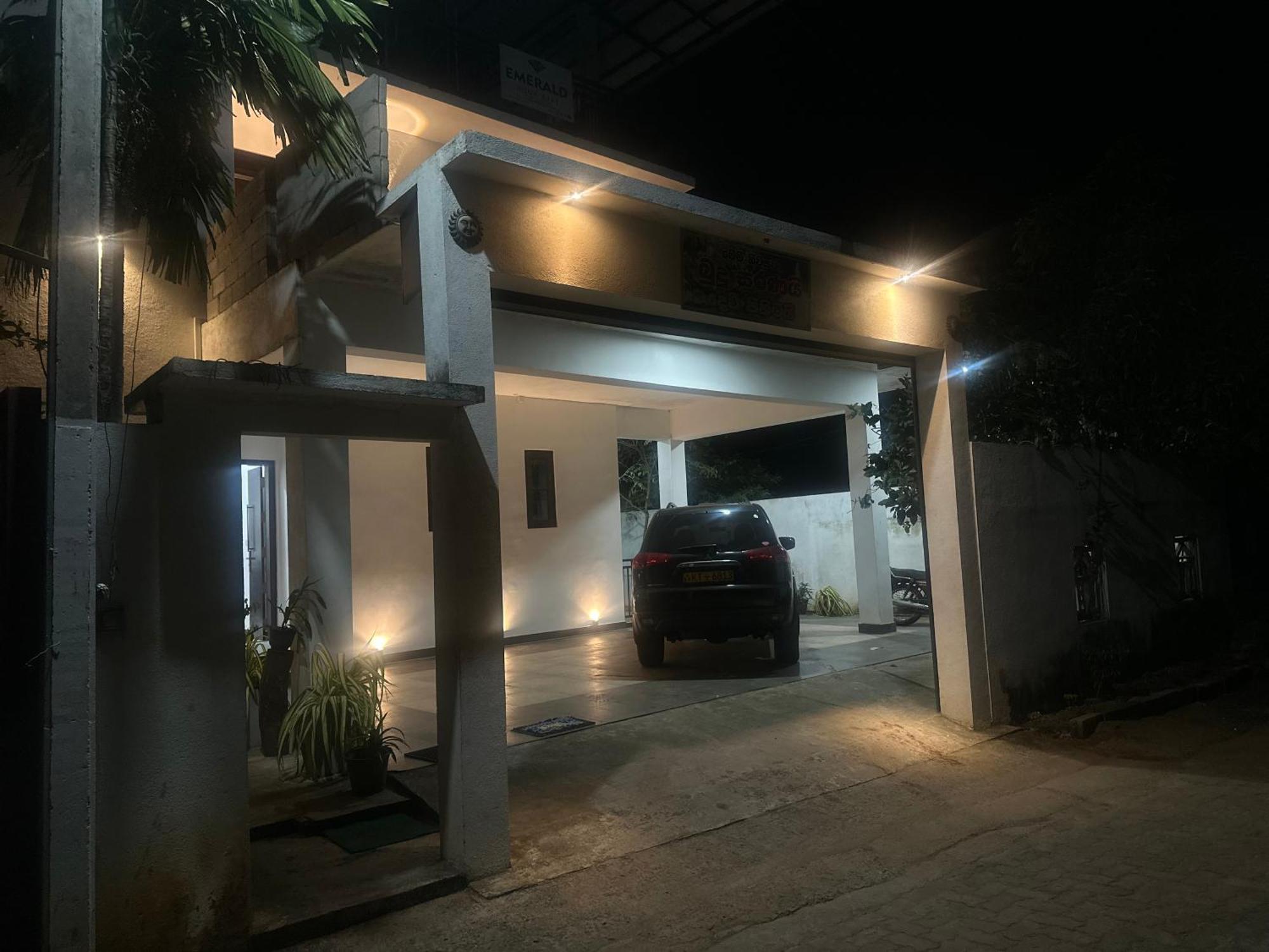 Emerald Home Stay أنرادابورام المظهر الخارجي الصورة
