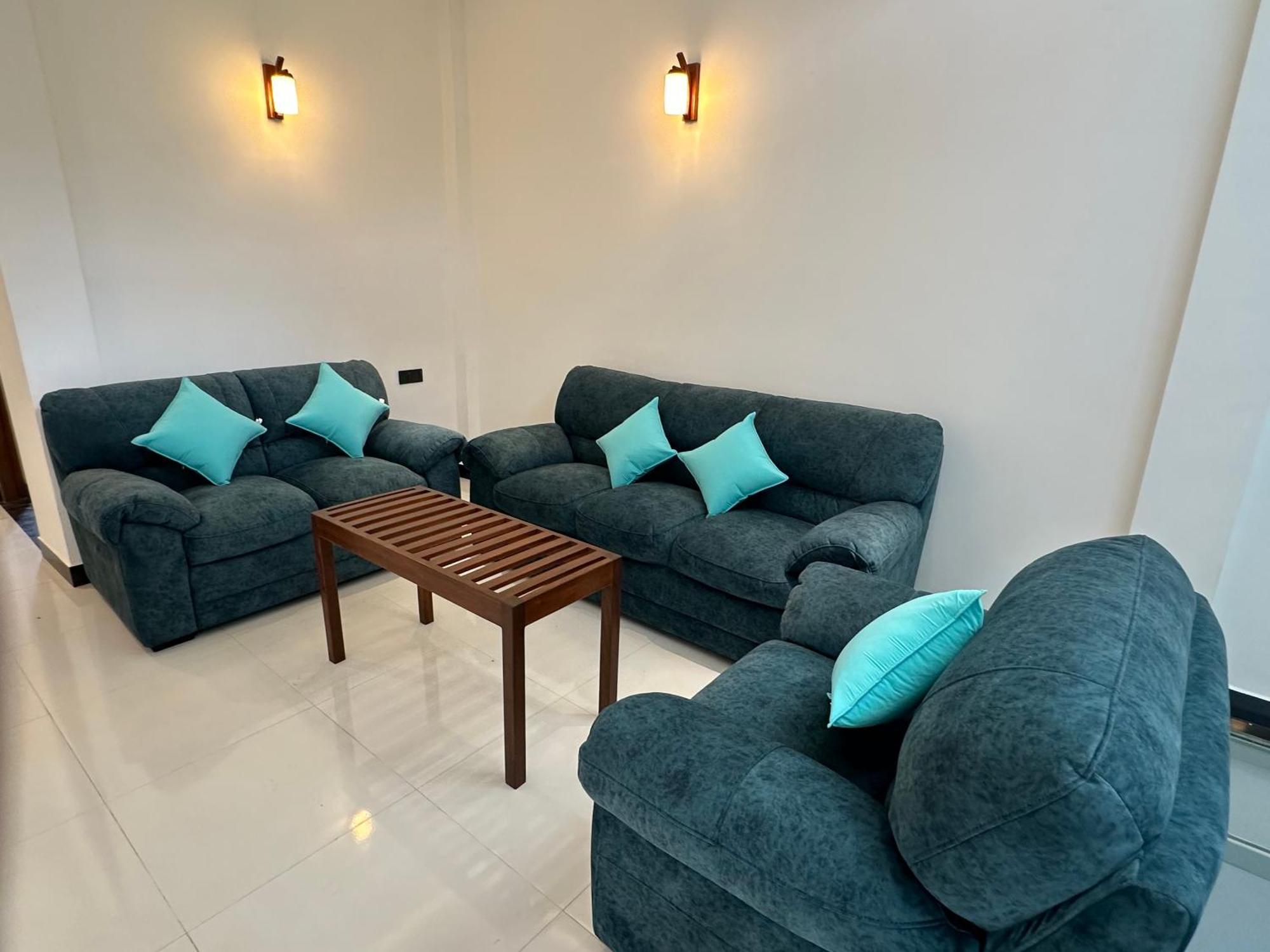Emerald Home Stay أنرادابورام المظهر الخارجي الصورة