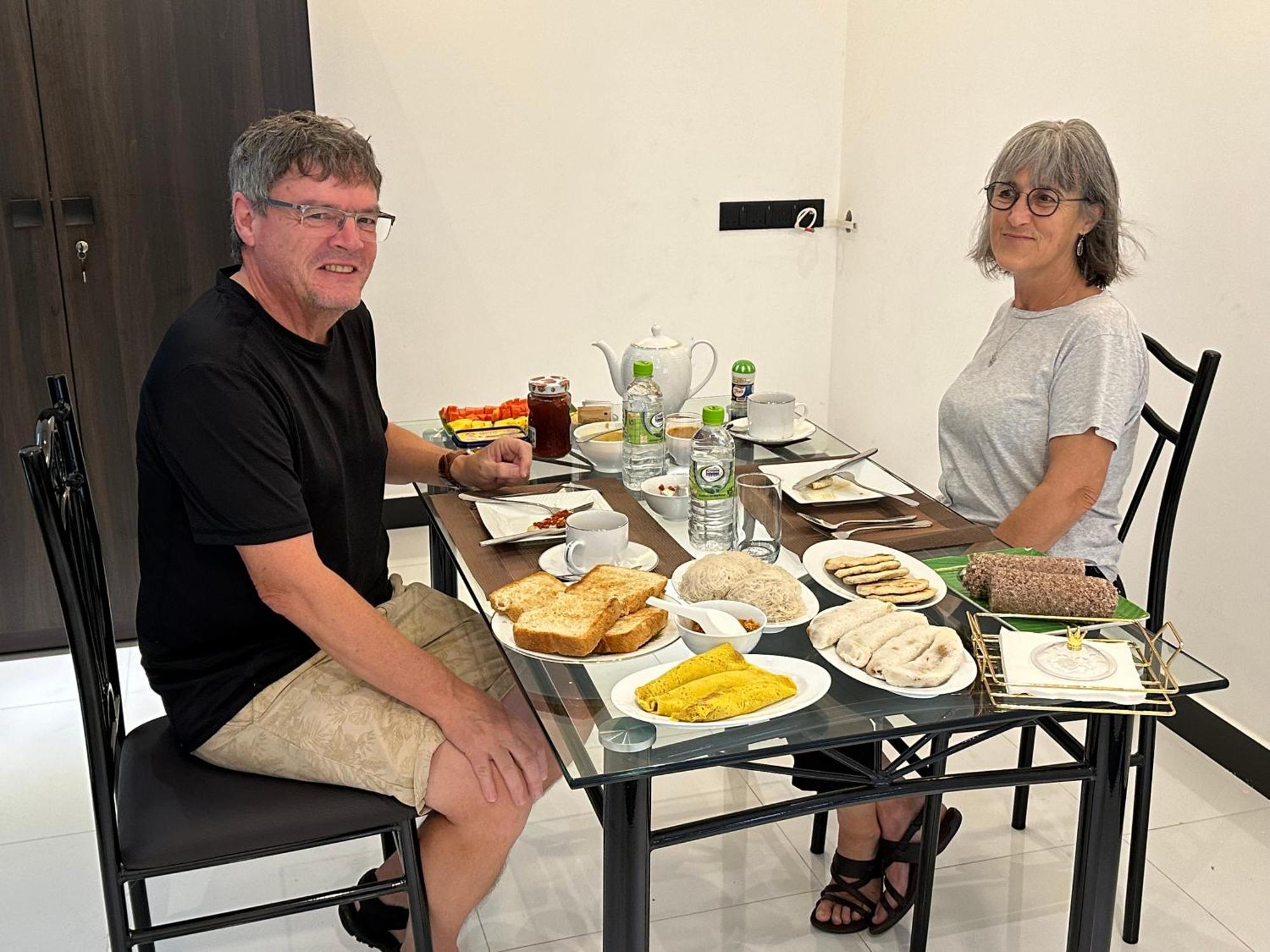 Emerald Home Stay أنرادابورام المظهر الخارجي الصورة