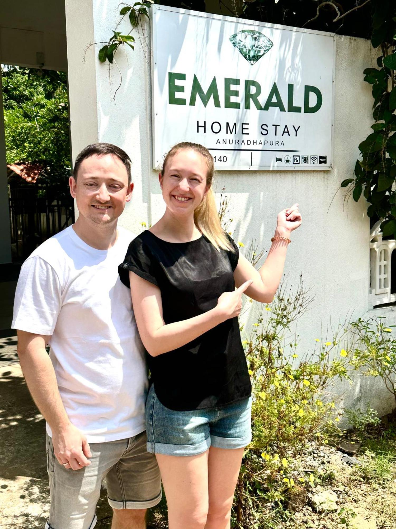 Emerald Home Stay أنرادابورام المظهر الخارجي الصورة